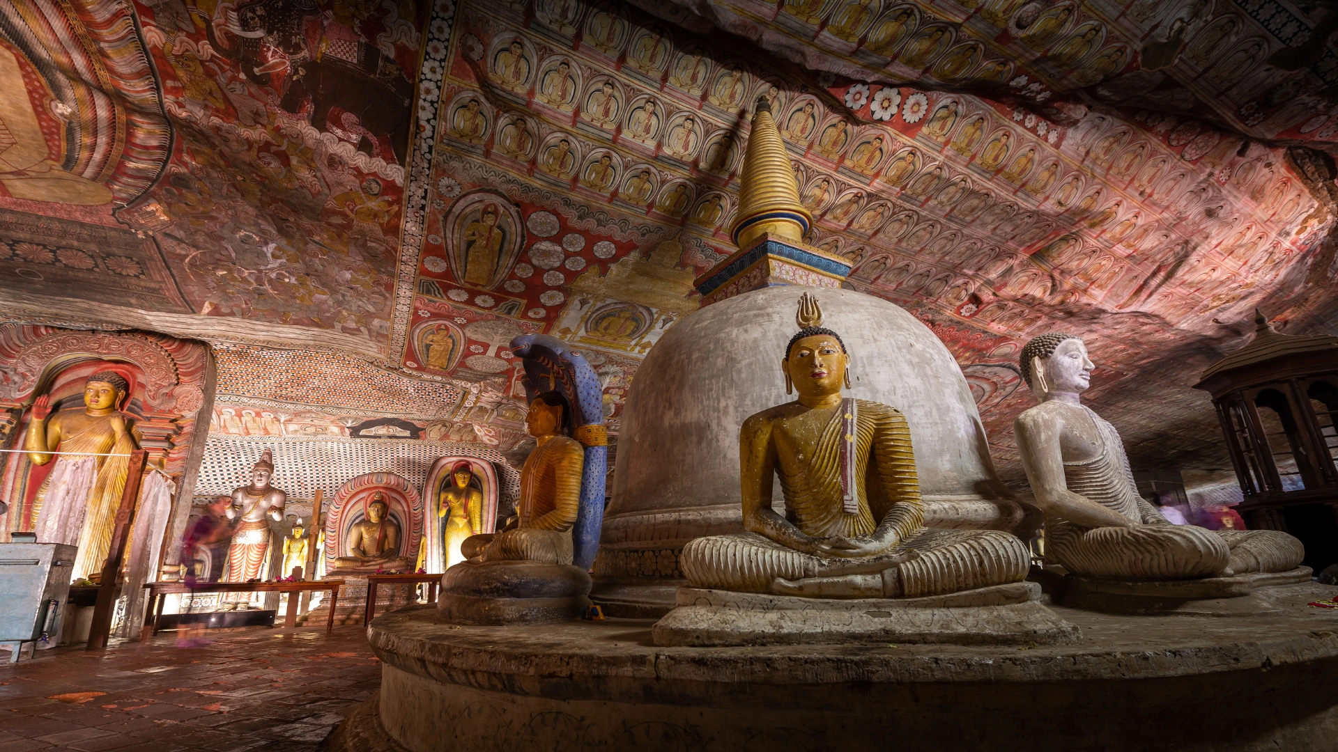Temple Etiquette in Sri Lanka: A Respectful Visitor's Guide